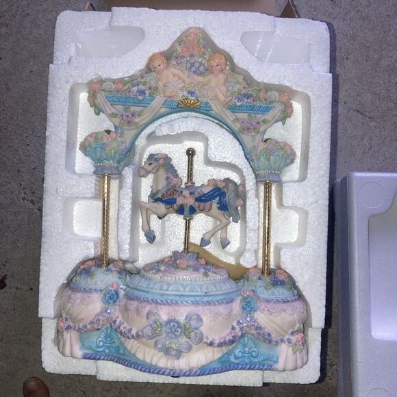 Classic Treasures Musical Animated Carousel Horse Love Makes The World Go Round - Picture 5 of 8